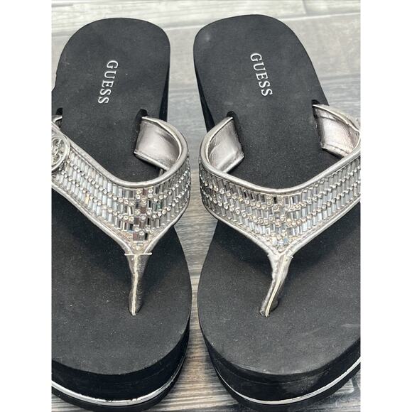 GUESS-“SARRALY” WOMEN SIZE 6M BLACK w/PEWTER~SILVER RHINESTONES WEDGE FLIP FLOPS - Picture 4 of 8